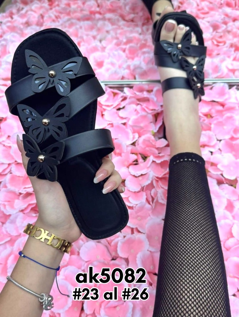 AK5082