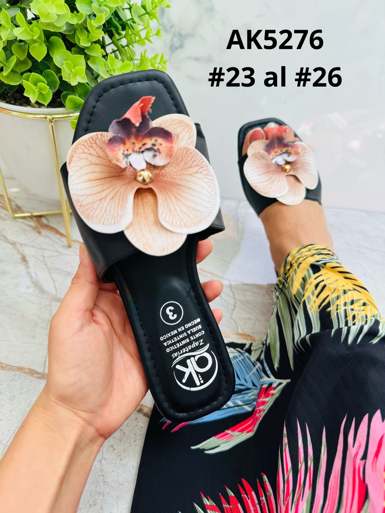 AK5276