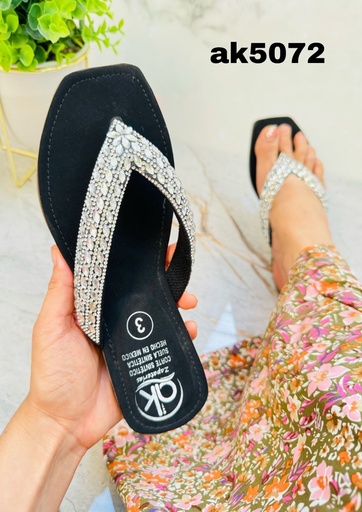 AK5072