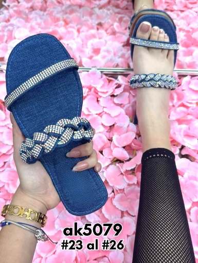 AK5079