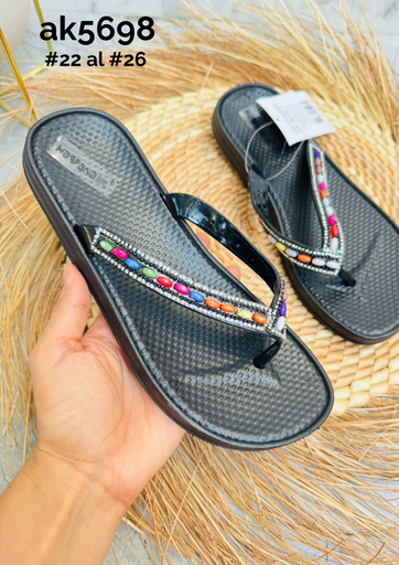 AK5698
