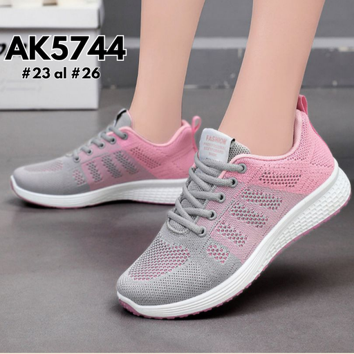 AK5744